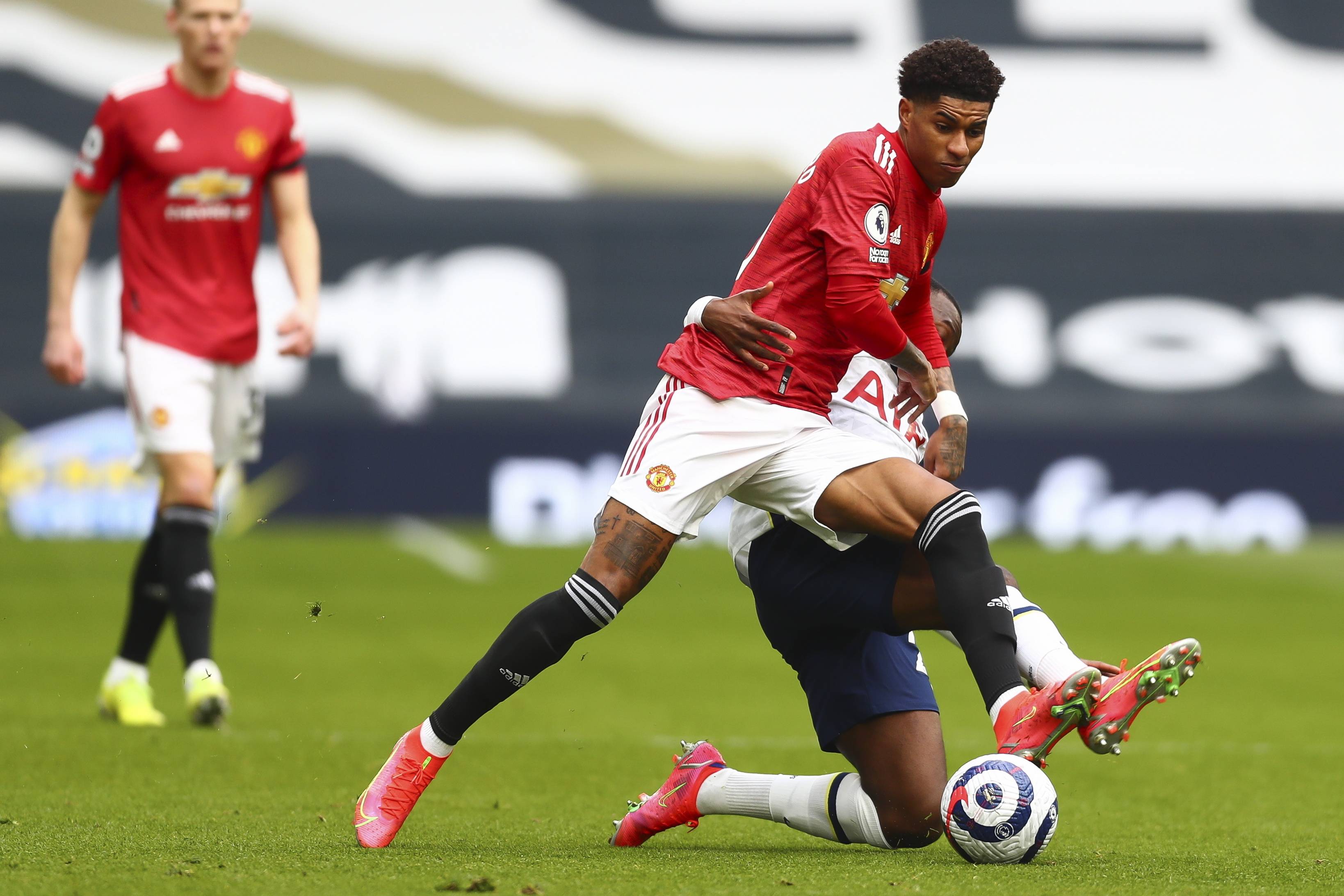 表现抢眼 表现抢眼